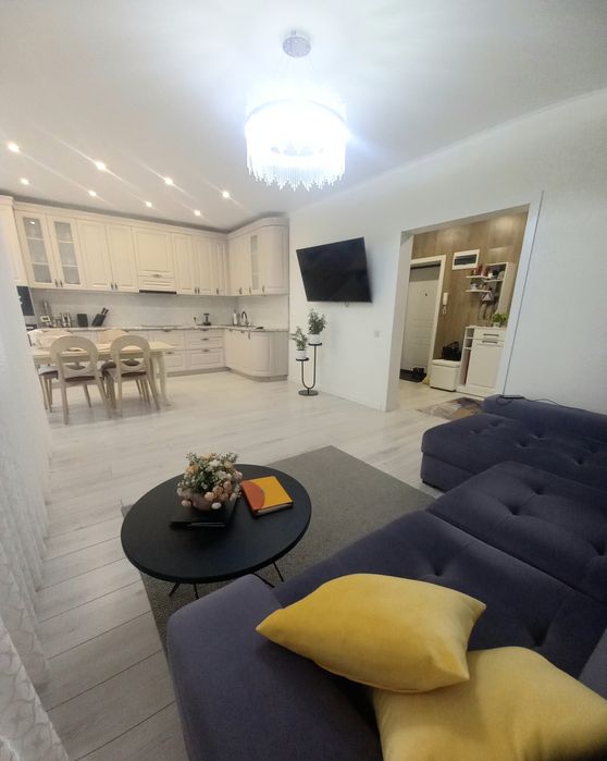 Продаётся евро3х кв Байтурсынова 70/1