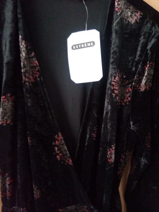 Рокля ,Много сладурска.