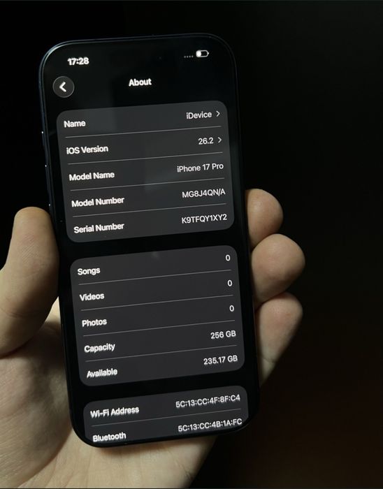 IPhone 17 pro albastru