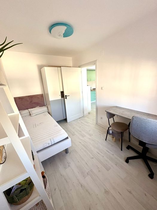 Vand apartament 3 camere