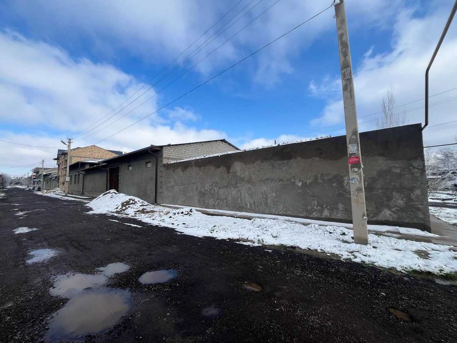 Yengi 16 yillik mahallasida uchastka sotiladi