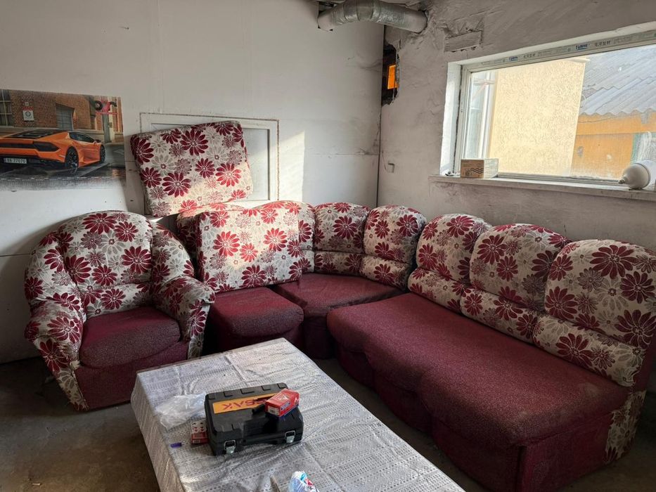 Отдам даром диван целый