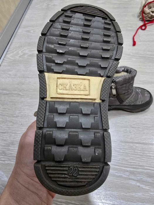 Продам зимние детские сапоги