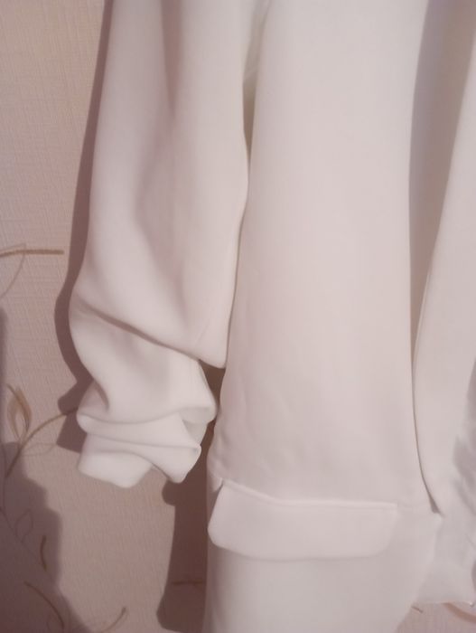 Пиджак белый новый