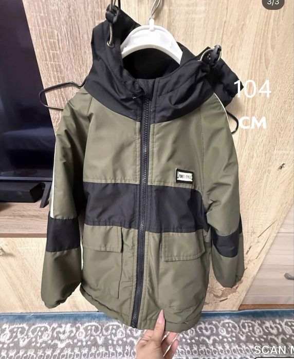 Продам куртки детские