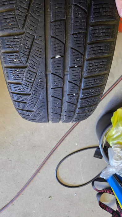 4 зимни гуми Pirelli Winter 240 Sottozero 235/40 R19 92V