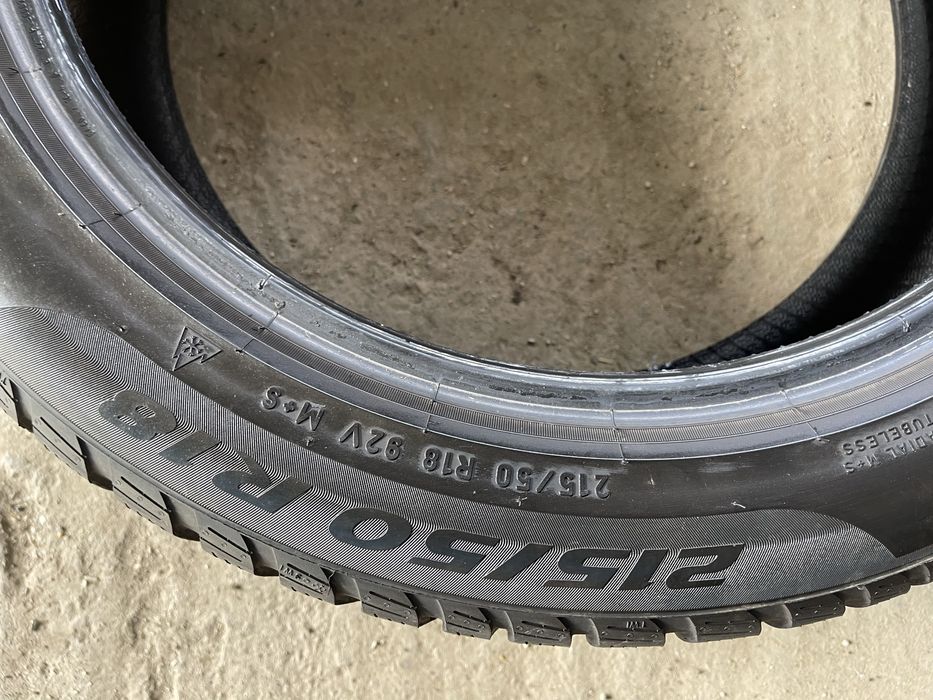 215/50R18 Pirelli SOTTOZERO 3