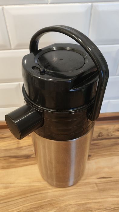 Термос 3 л. с помпой