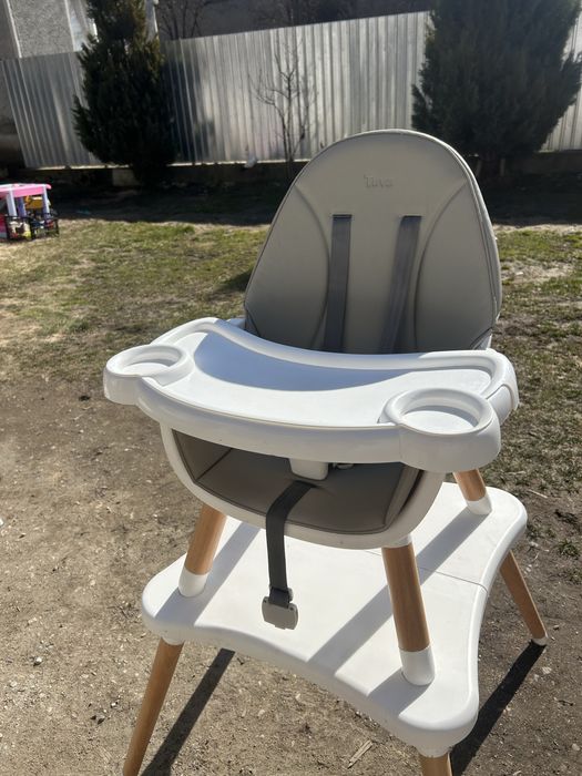 Scaun de masa pentru bebelusi
