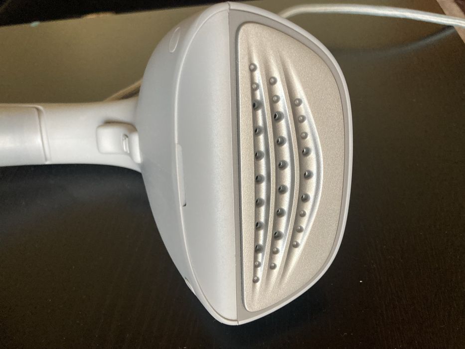 Продавам уред за гладене с пара AEG DELICATE 7000