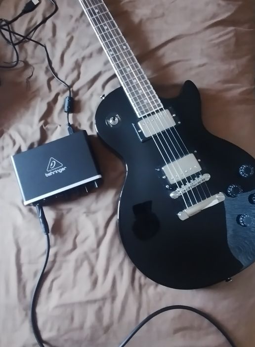 Звуковая карта Behringer UMC202HD