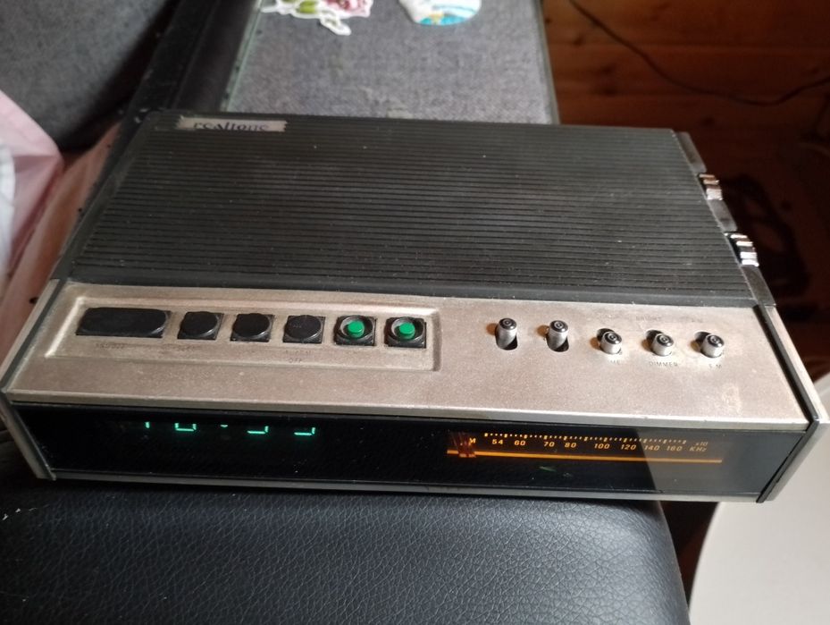 Vintage Realtone E-2 radio digital 24h alarm clock