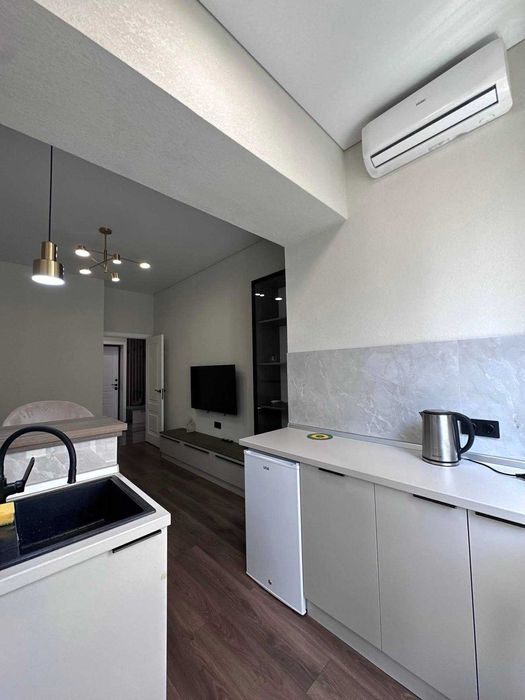 Срочно ! Сдаю  2х ком кв-ру Жк Пойтахт Гавхари Ц2 Алайский А3