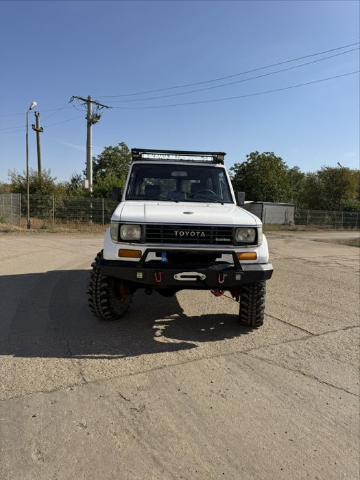 Toyota LandCruiser  LJ70  2.4
