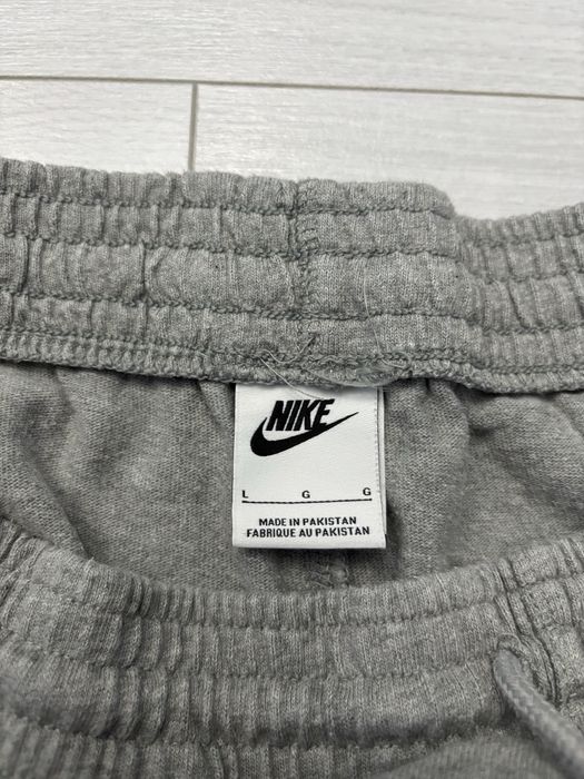 L Nike къси панталони