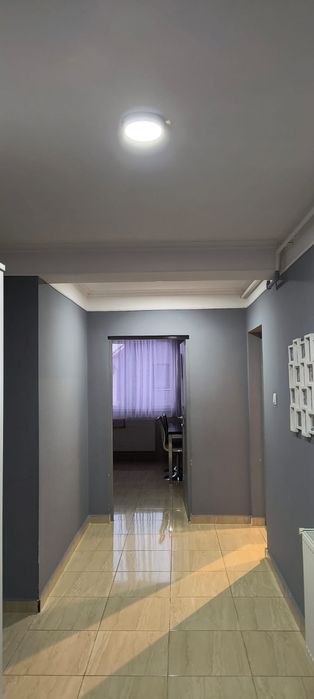 Apartament cu 3 camere in zona rezidentiala.