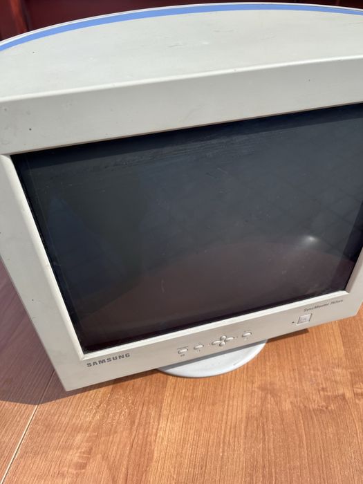 Монитор 757 самсунг