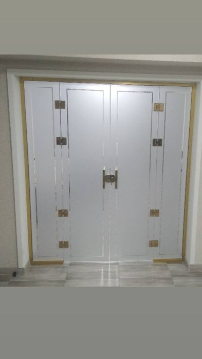 Перегородки из стекла 10 мм