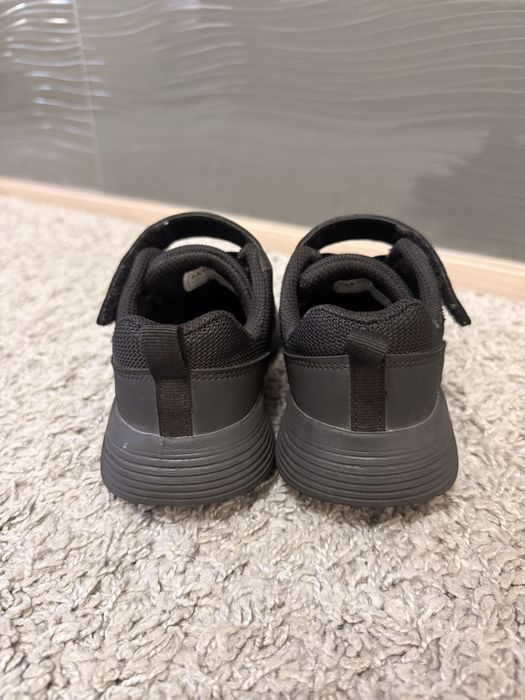 Продаются кроссовки SKECHERS