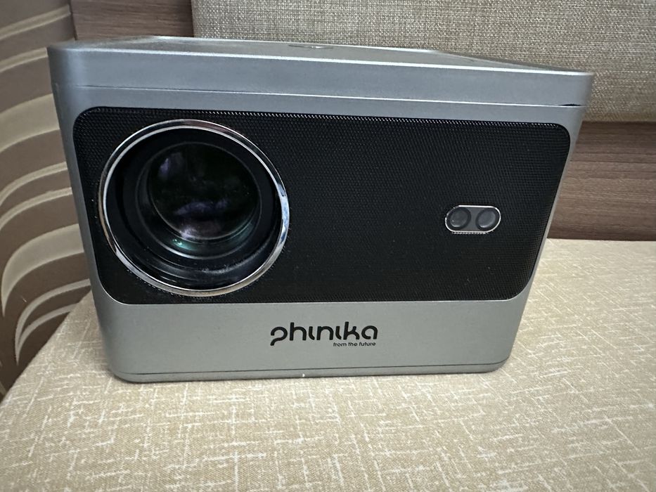 Продам проектор  PHINIKA AK 61