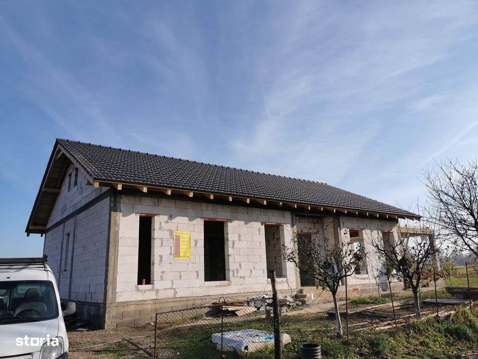 De vânzare – Casă nouă în roșu, sat Sârbi, comuna Sarbi (Bihor)