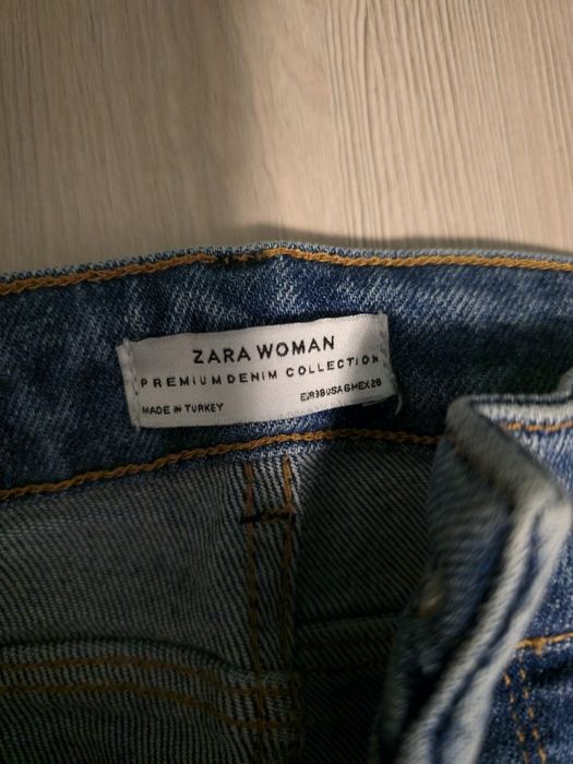 Blugi Zara marimea 38 in stare ft buna