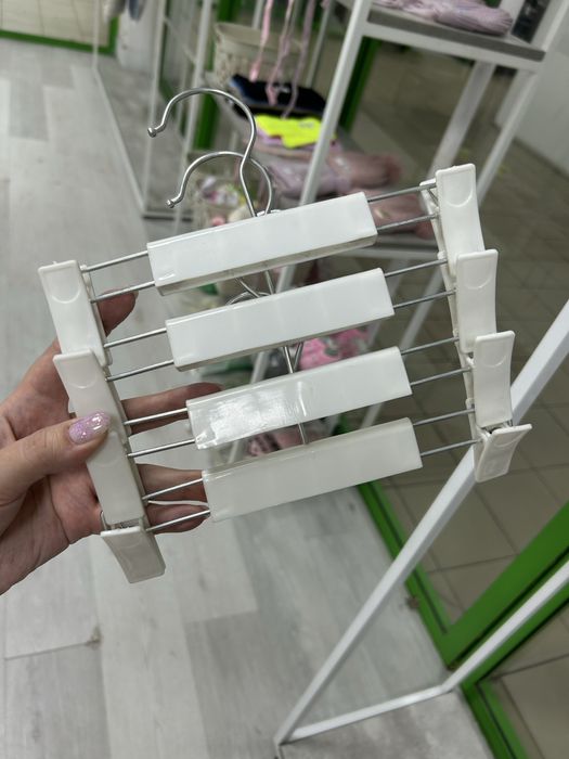 Продам вешалки..