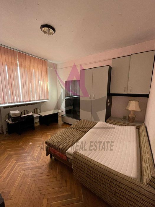 Дава се под наем Четиристаен апартамент в Варна, Цветен квартал - 75 кв.м за 375 € - Снимка #4