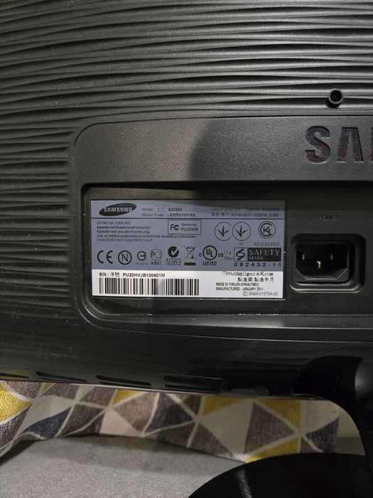 Монитор Samsung SyncMaster B2030