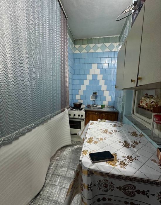 Срочно продажа квартиру Массив Феруза 4/3/5 балкон 2/6