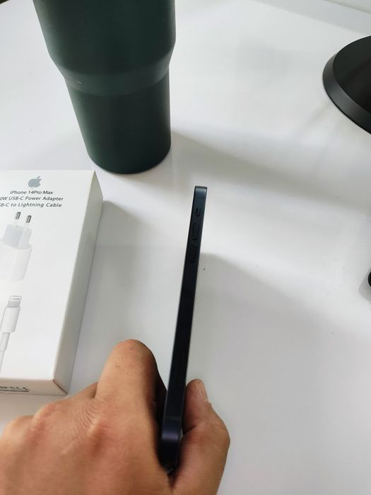 Iphone 12 yanada qulay narxda korobkasi bor 1chi qol ishonchli