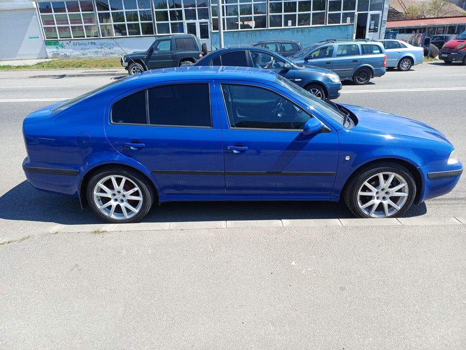 Skoda Octavia 1,6 Benzină 2200€Negociabil