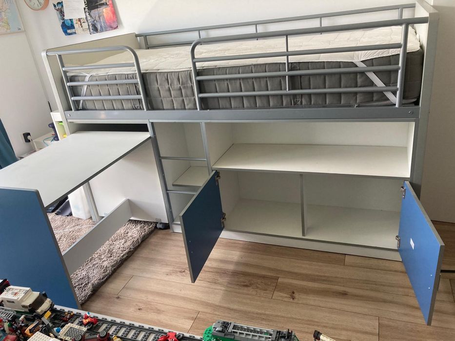 Pat etajat cu birou încorporat