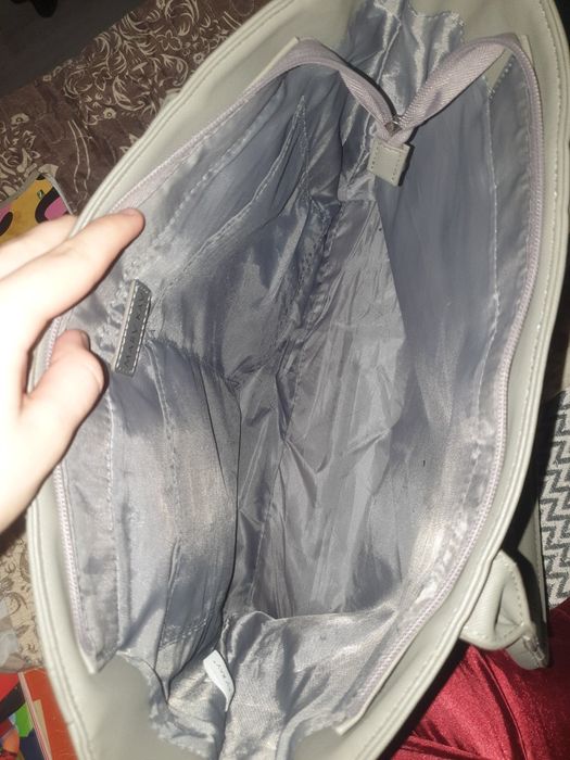 Прадаю кожанную сумку Модель Mary key.