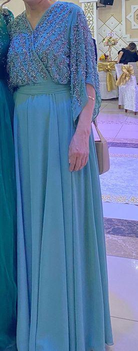 Платье нарядное .