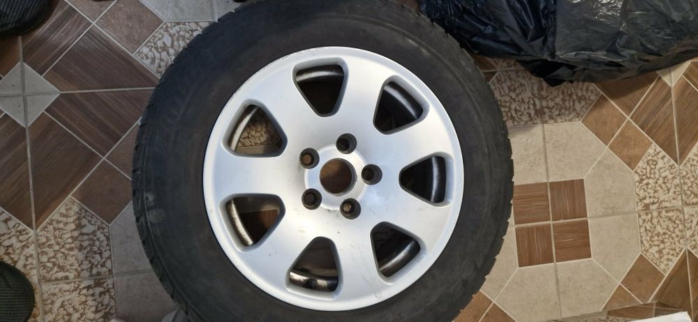 Cauciucuri + jante R15