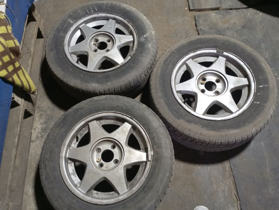 Диски в хорошем состоянии  R 15.