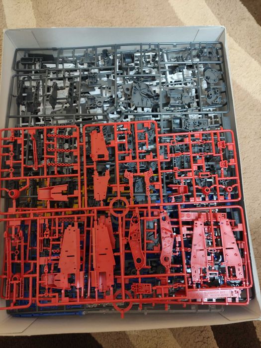 Робот Gundam от Bandai