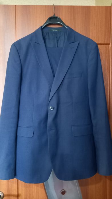 Продам мужской костюм