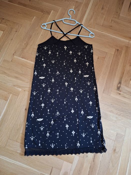 Малка черна рокля, марка House, размер М