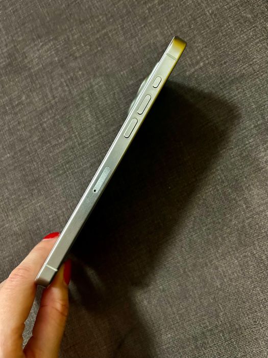 Vând iPhone 15 Pro Max – 512 GB