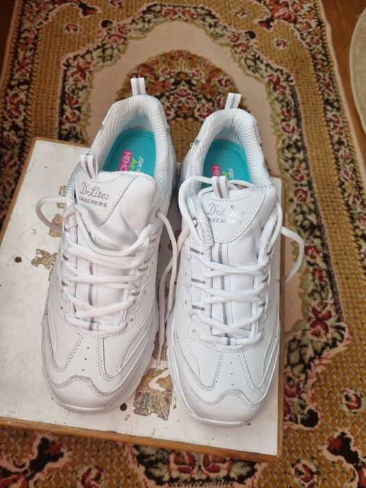 Vand 2 perechi adidasi