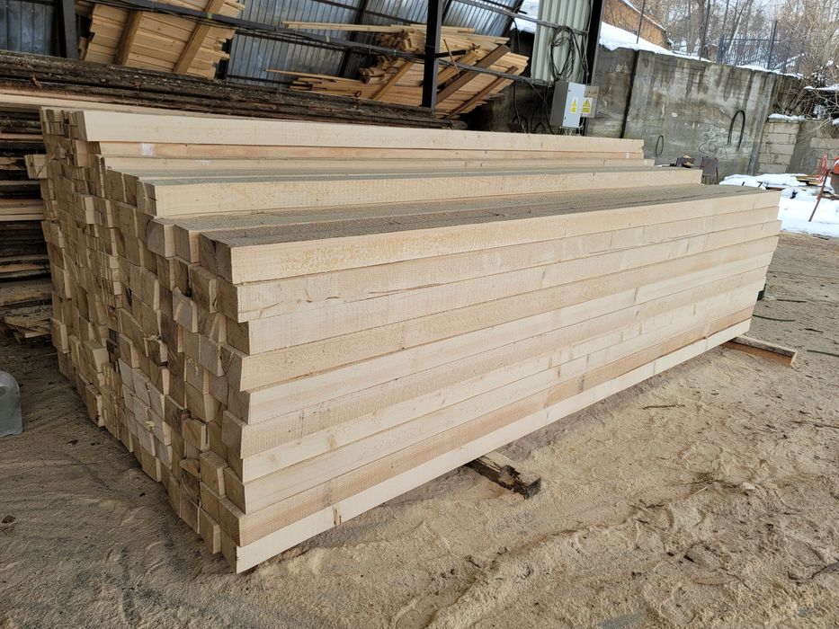 Cherestea, scândură, grinzi, lațuri, frize, lambriu, podea, corni