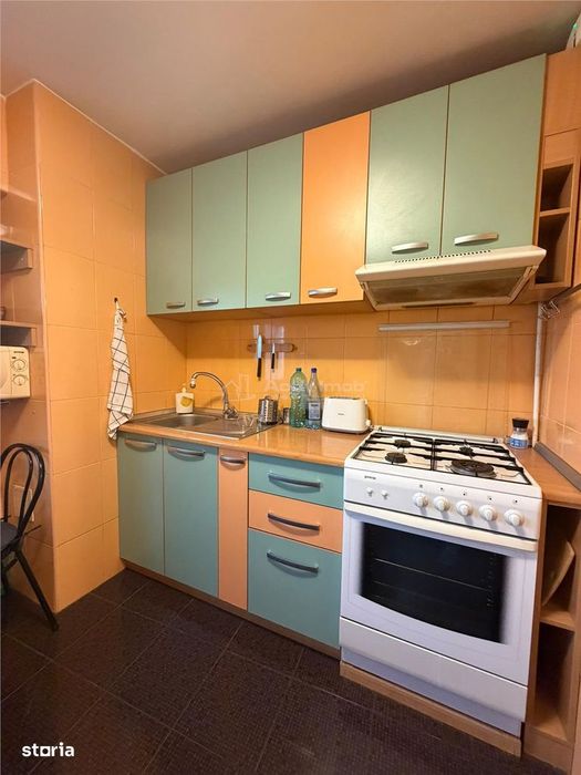 2 Camere, Brancoveanu, vis a vis de statia de metrou, Parcare
