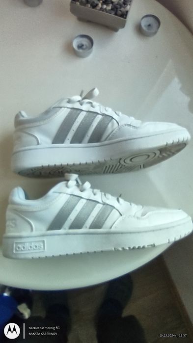 Адидас бели маратонки 38 номер