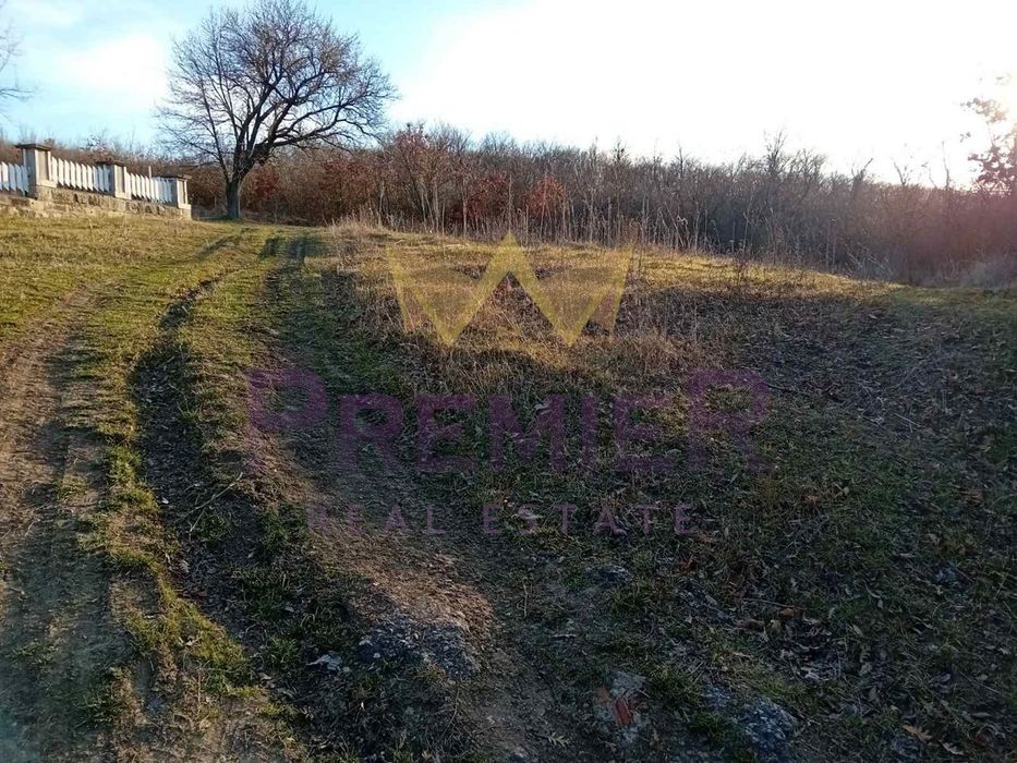 Парцел в Варна, област-с.Горен чифлик площ 2000 цена 22000