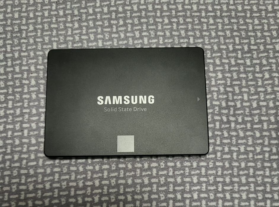 Samsung SSD 860 EVO 500GB – stare excelentă