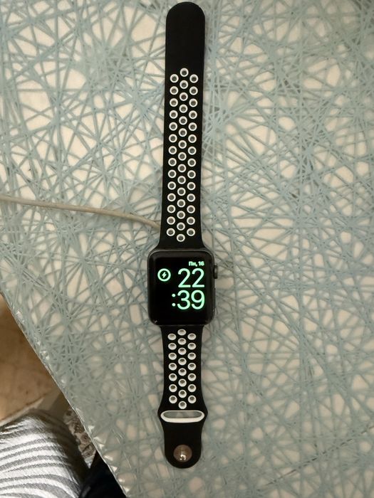 Продам Apple watch 2 series