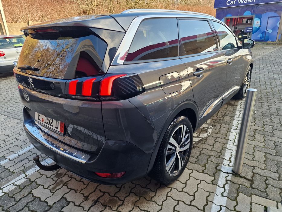 Peugeot 5008 2020 Pano/LED/Navi BlueHdi
