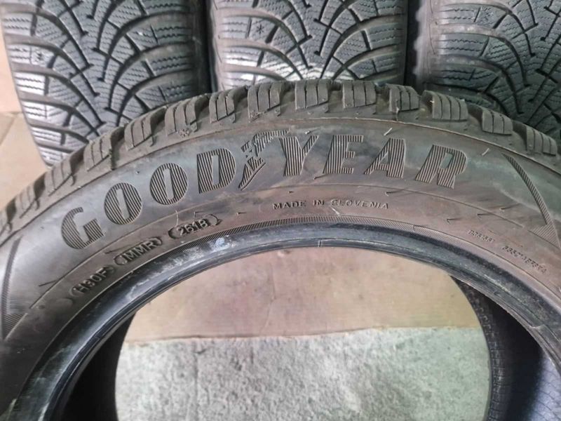 4 Goodyear R16 205/55
зимни гуми DOT2618